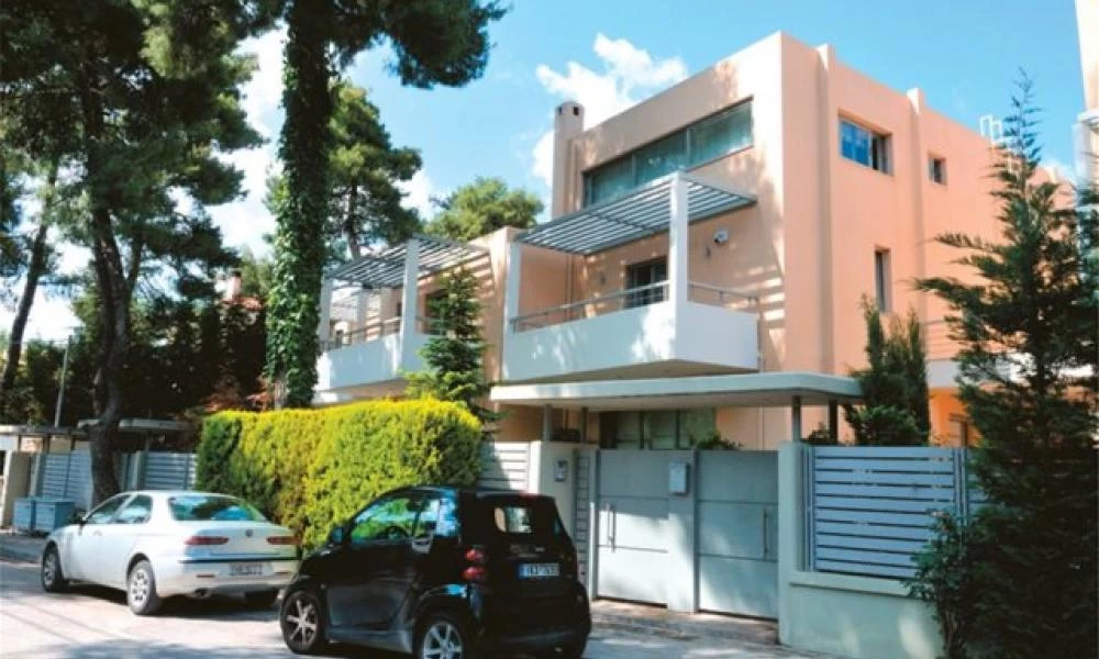 Πλειστηριασμοί: Στο σφυρί ακίνητα γνωστών ονομάτων